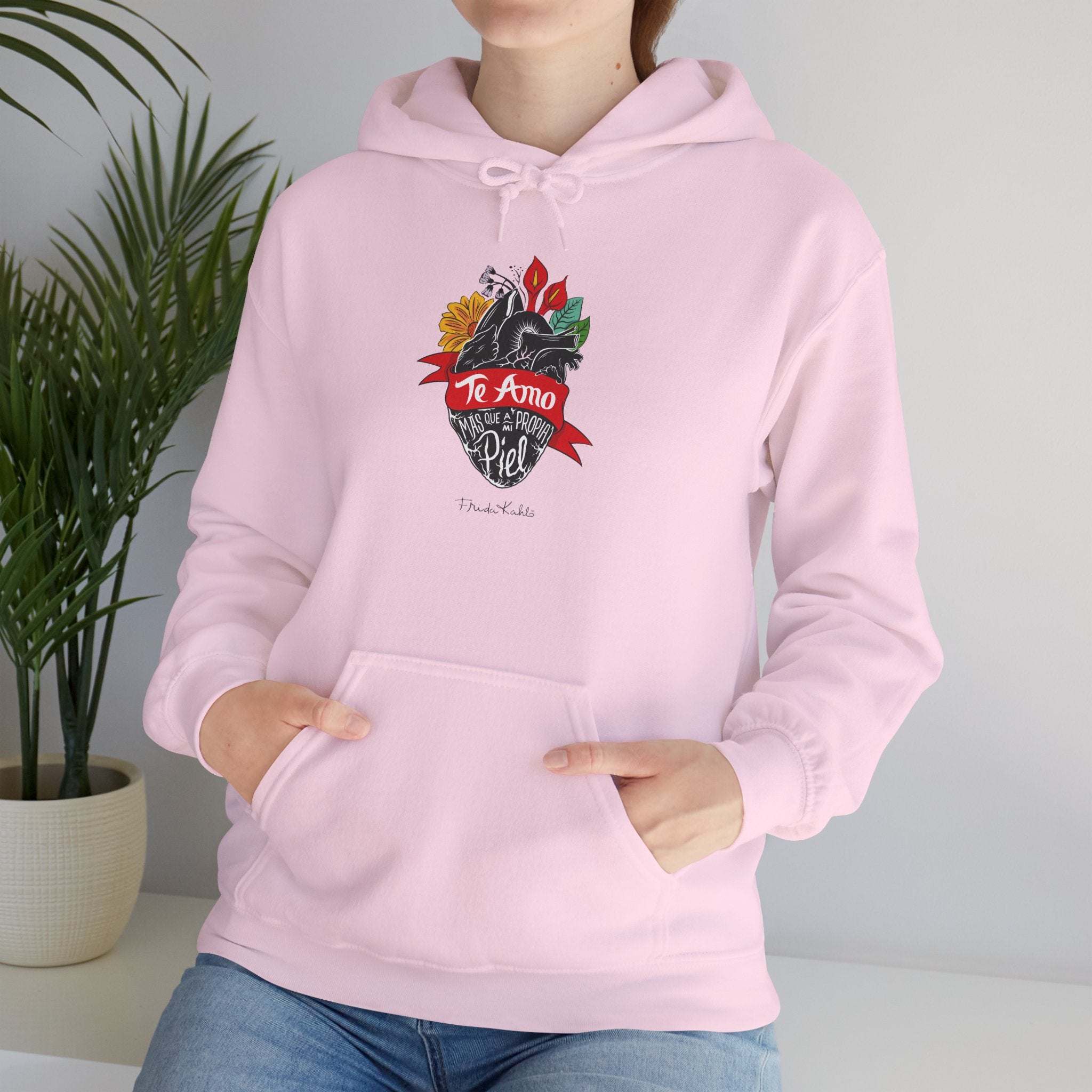 Frida Kahlo - "Te Amo Más Que Mi Propia Piel" - Inspired Anatomical Heart - Hoodie